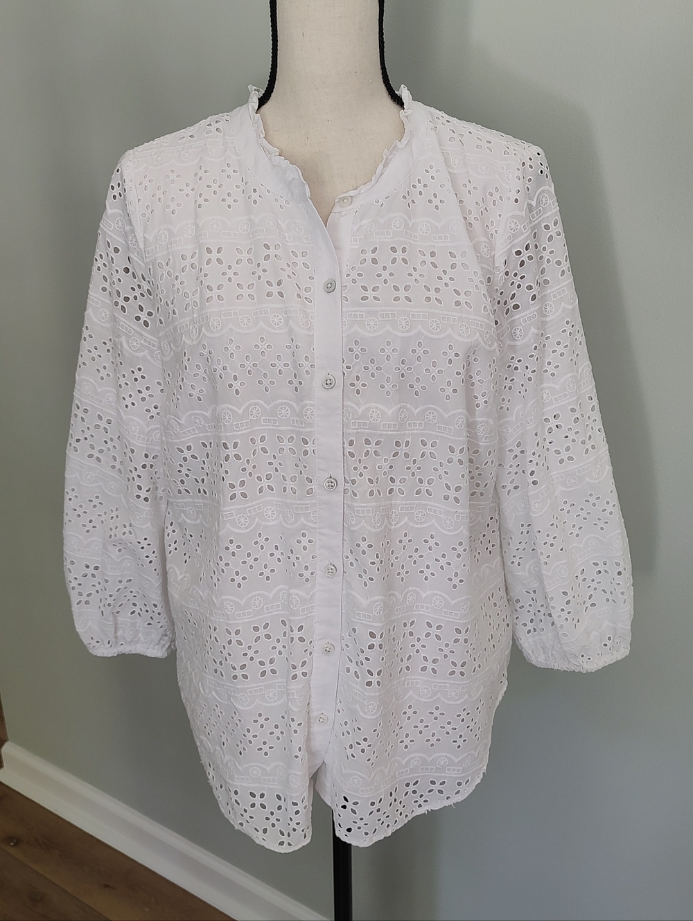 Talbots White Eyelet Button Up Shirt 3/4 Sleeve Cottagecore Large Petite